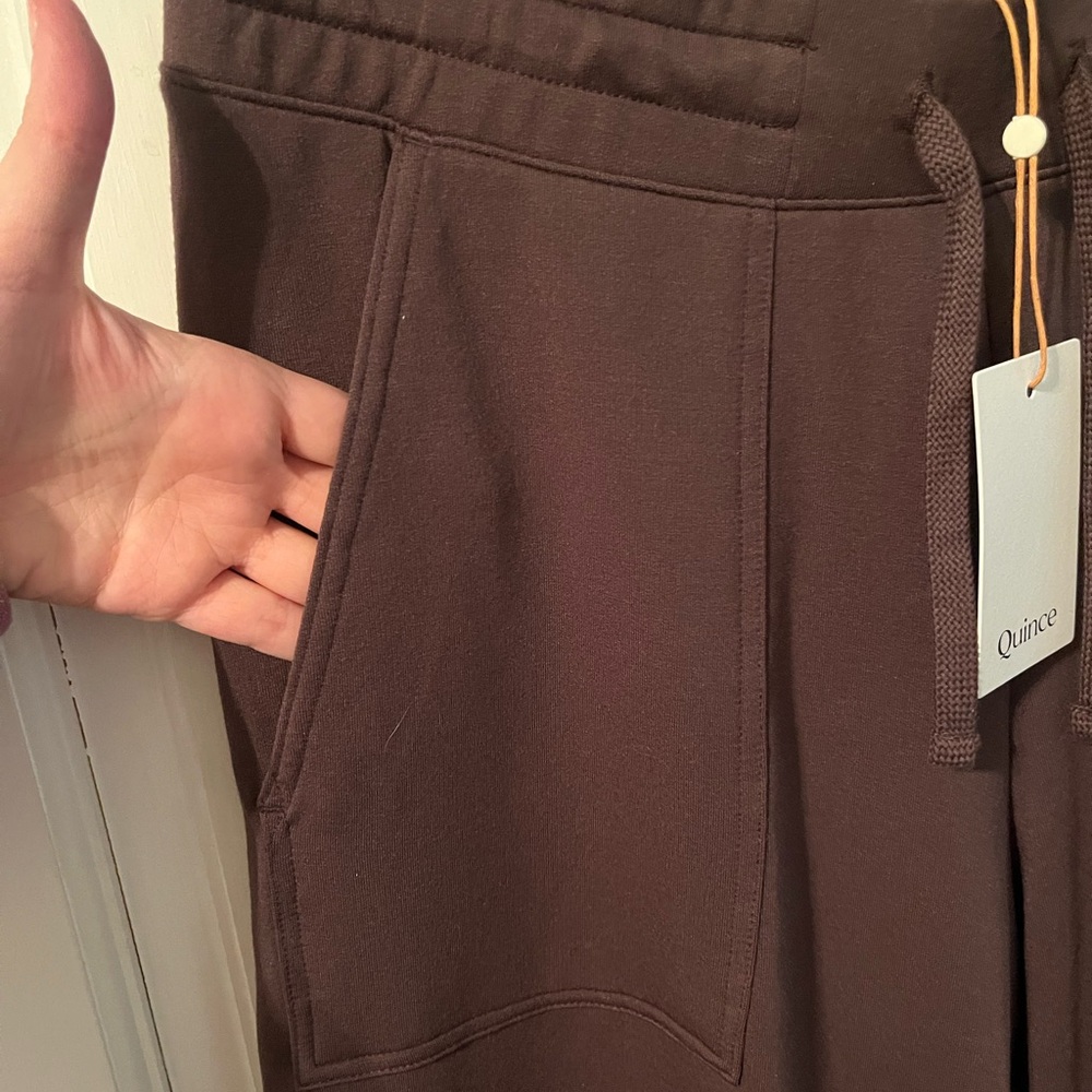SOLD!!!
🍇 NWT Quince SuperSoft Fleece Cropped Wide Leg Pants - Picture 6 of 9